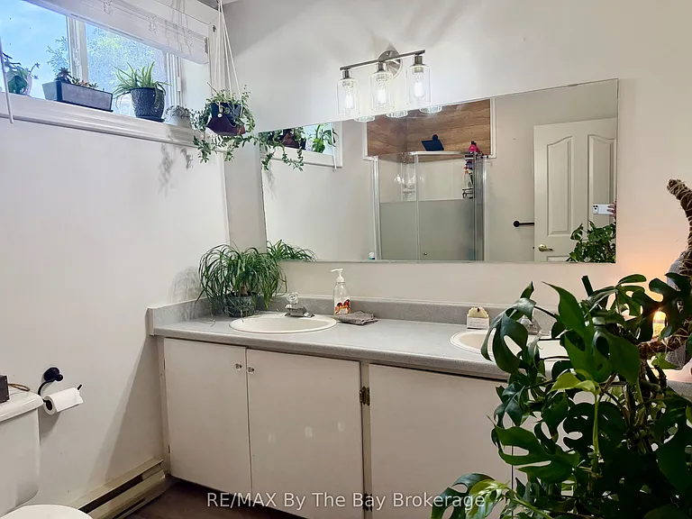 24 Bridlewood Cres — Photo 17