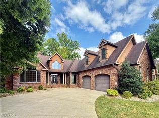 9 Henderson Ln, Williamstown, WV 26187