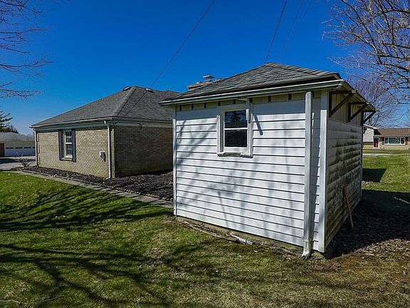 5th image of 544 Brookwood Dr