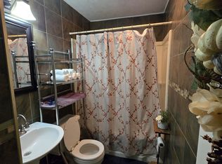 106 Phillips Ln, Oak Ridge, TN 37830