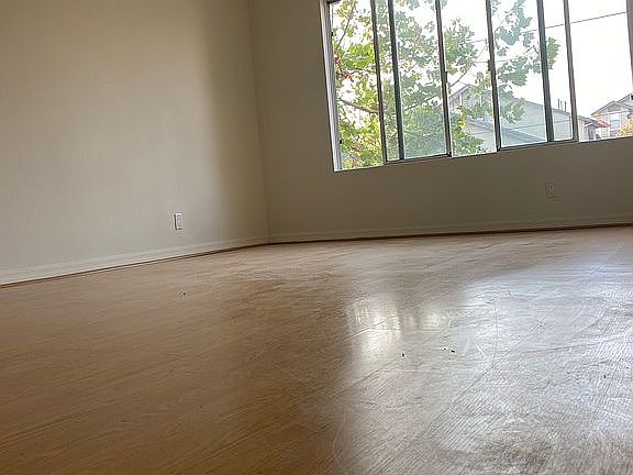 3rd image of 21000 Parthenia St Unit 29