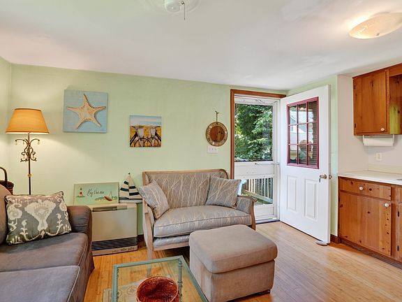 5th image of 52 Summer St