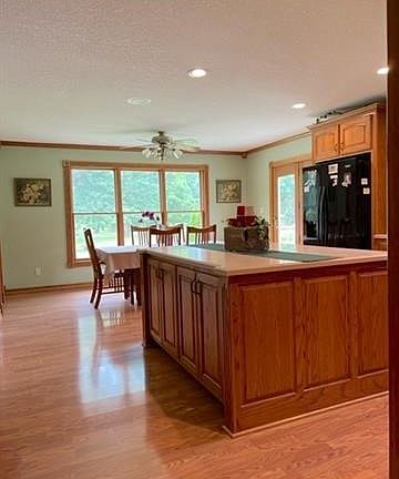3rd image of 628 E 530th Ave