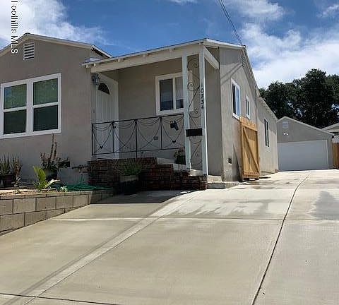 3rd image of 10734 McVine Ave