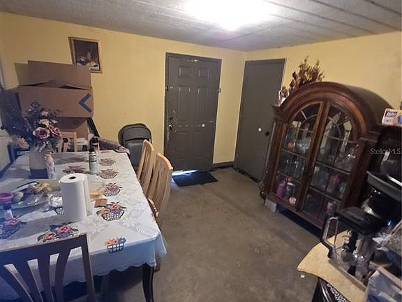 4th image of 1203 NE HICKORY STREET