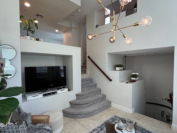 2nd image of 2780 Villas Way