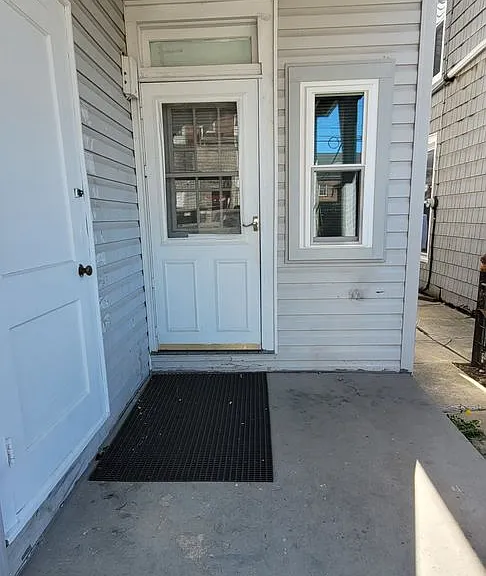 84 E Franklin St — Photo 15