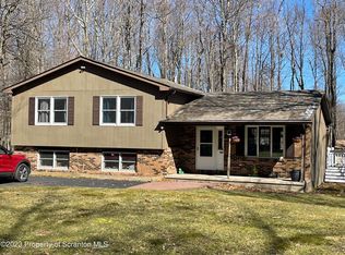 2297 Beaver Cir, Pocono Summit, PA 18346