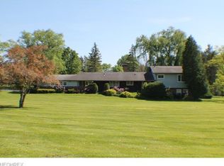 13902 Sweetbriar Ln, Novelty, OH 44072