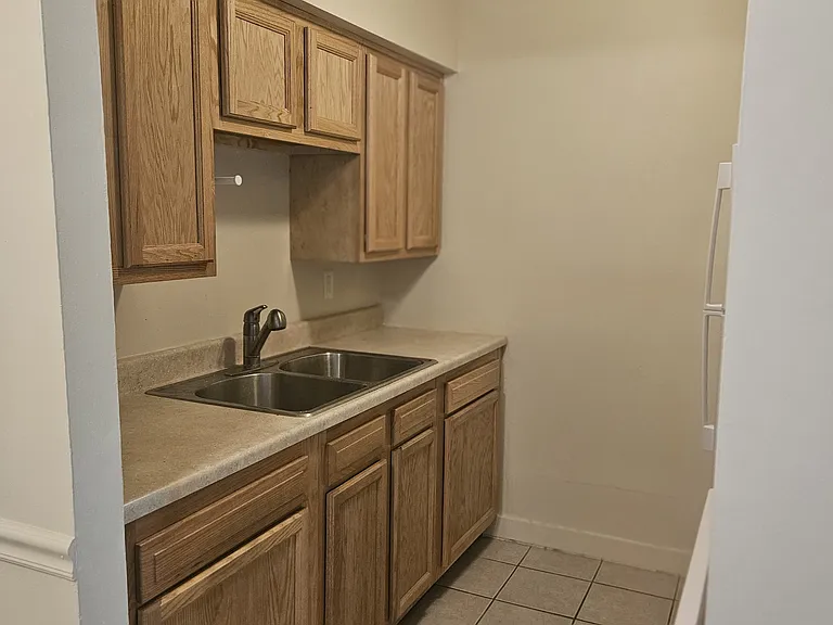 310 Main St #4 — Photo 9