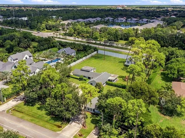 620 Hickory Rd, Naples, FL 34108