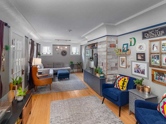 2nd image of 4975 N Diversey Blvd