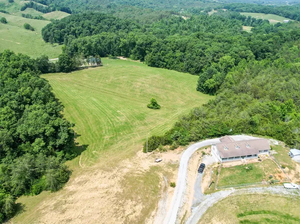 1844 Marshall Dr, Bybee, TN 37713