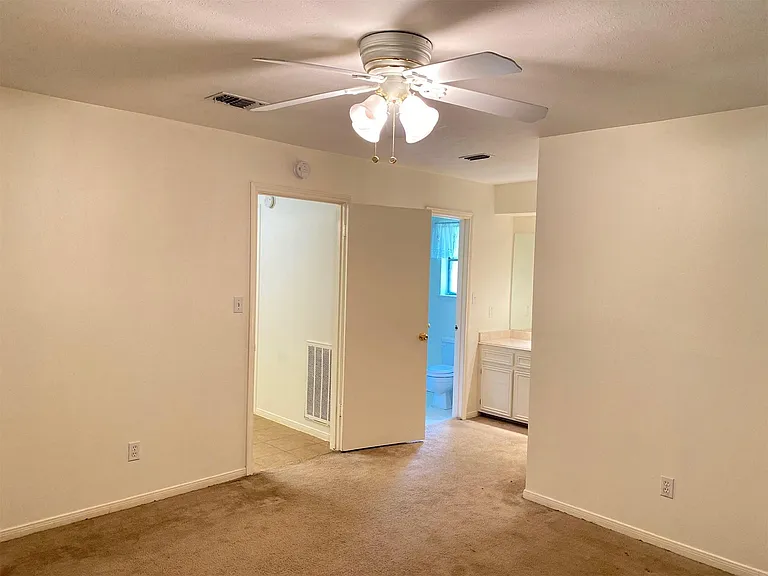 2733 Davis Ave — Photo 22