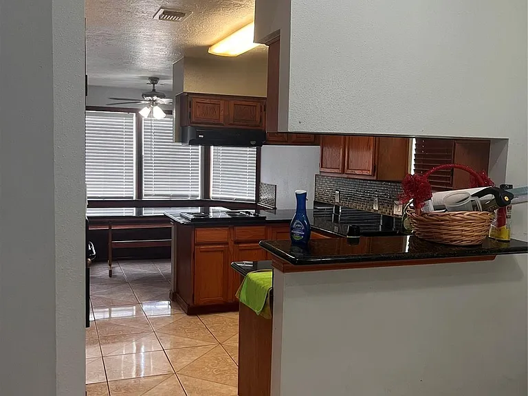 11714 Lamprey St — Photo 3