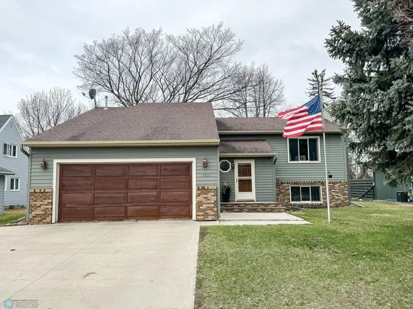1731 Prairie Ln S, Fargo, ND 58103