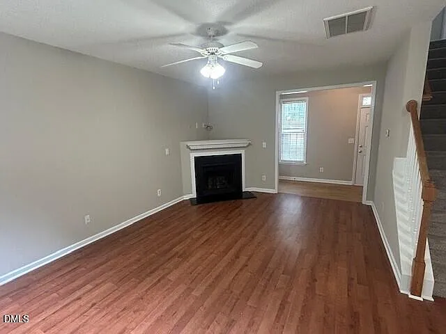 3 bed, 2.5 bath, 1448 sqft, $1,750 — Photo 3