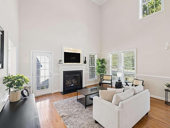 5th image of 516 Deacon Ridge St