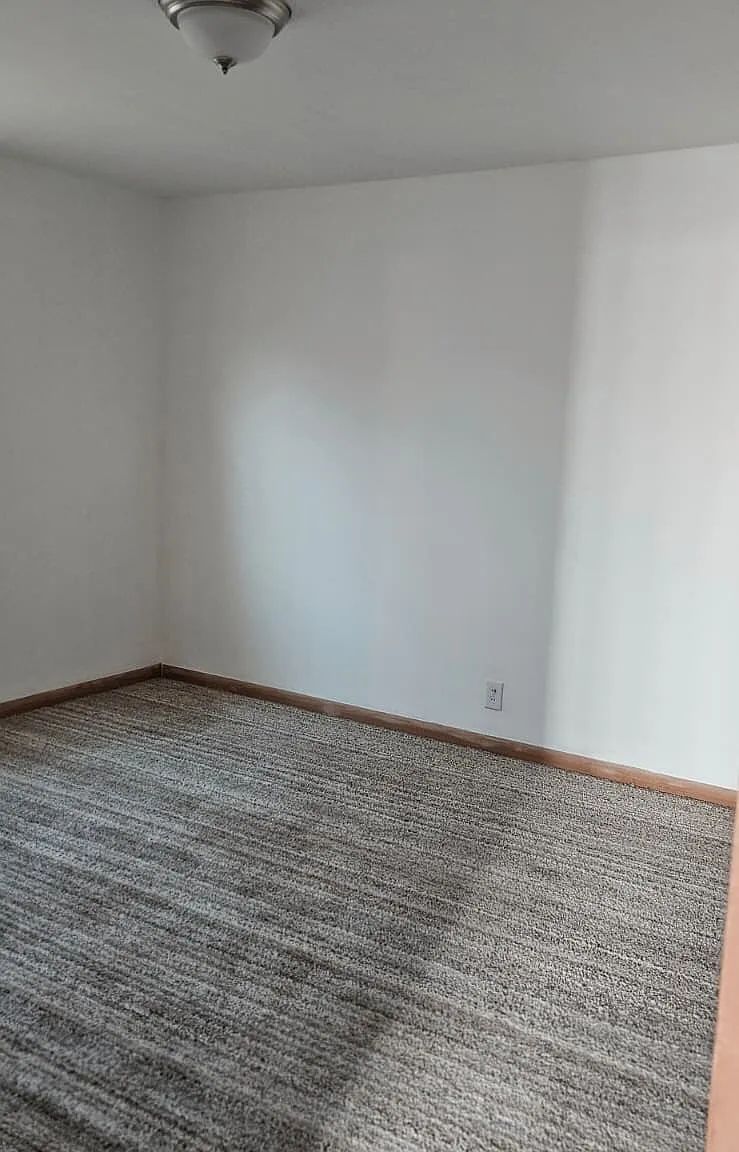 7618 W Howard Ave — Photo 4