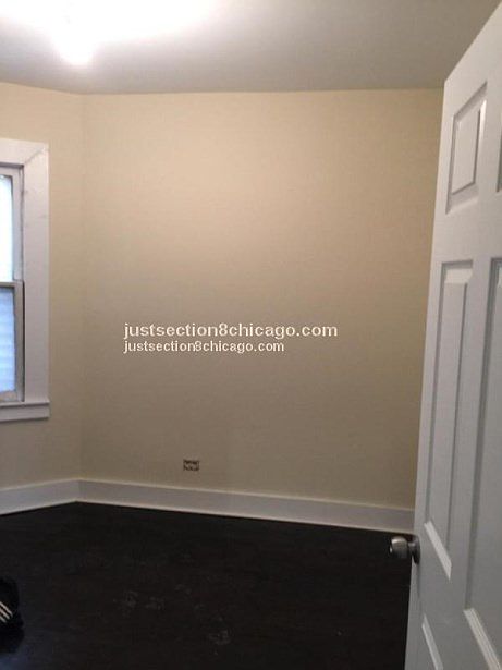 2nd image of 7000 S Rhodes Ave