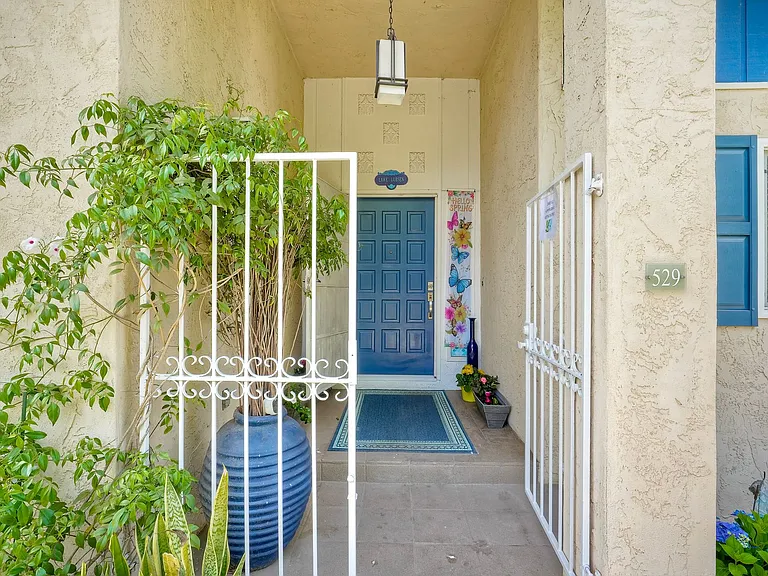 529 Vale View Dr — Photo 4
