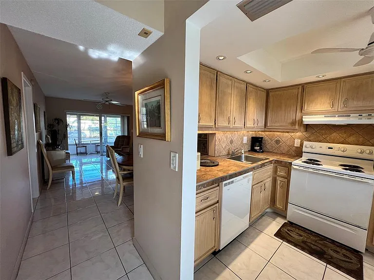 2800 NW 47th Ter #106B — Photo 12