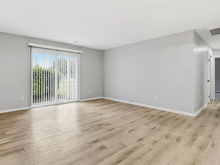 The Lenox Apartment Homes — Photo 9