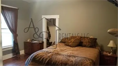 408 W 4th St — Photo 12