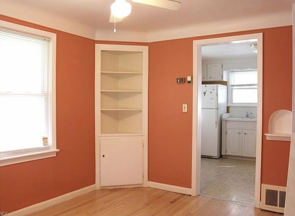 4th image of 416 E 270th St