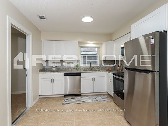 4th image of 1300 Circlewood Dr
