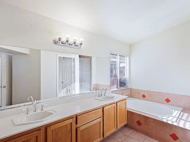 1755 Beechnut Ave — Photo 21