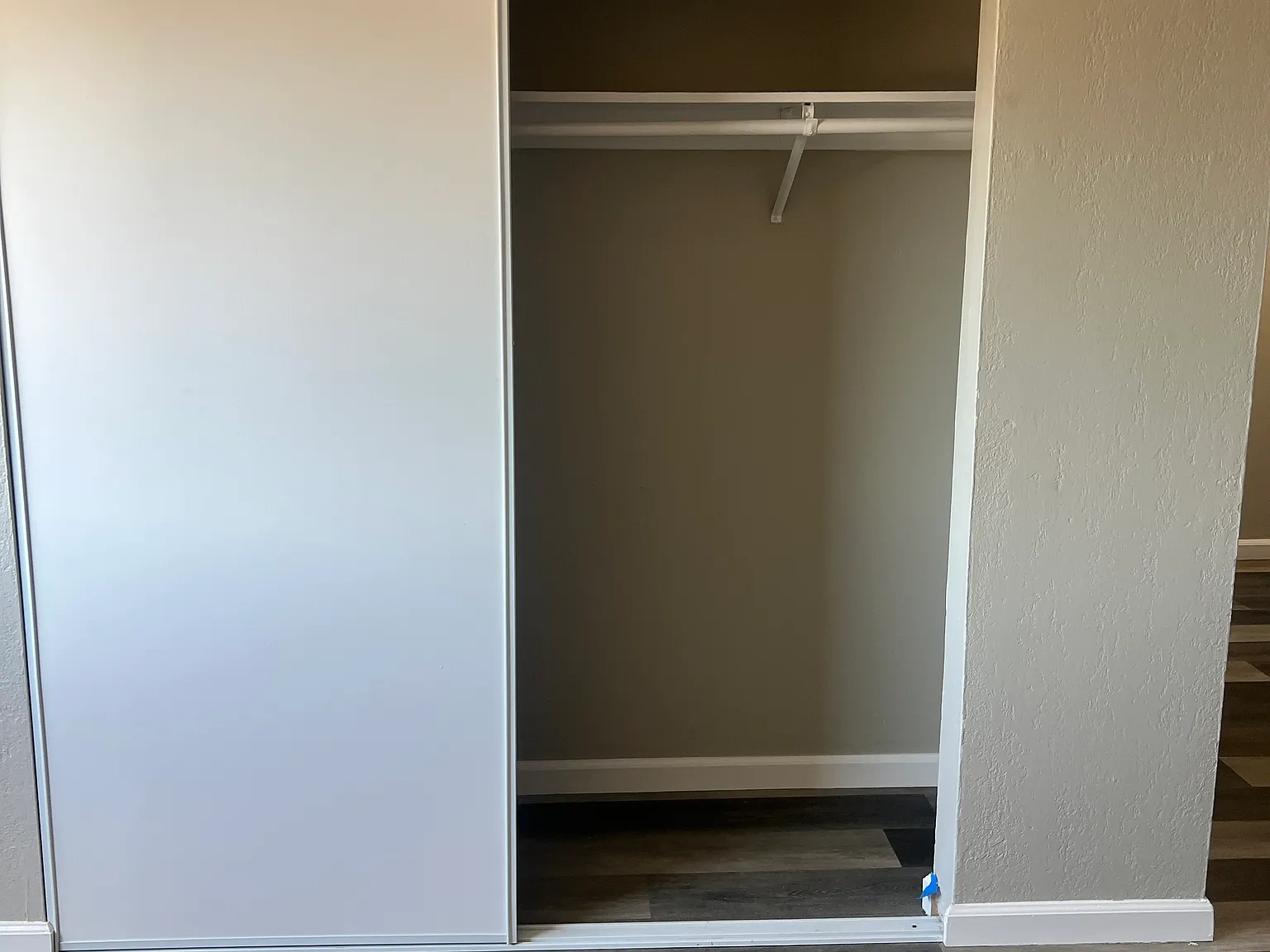 3 bed, 1.5 bath, 1000 sqft, $2,295 — Photo 4