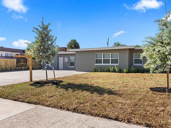 3rd image of 829 Bayberry Drive