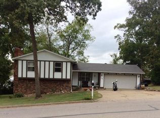 506 Gateway Dr, Jefferson City, MO 65109