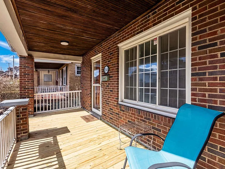 240 Ridgewood Ave — Photo 2