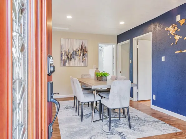 3135 Alameda De Las Pulgas, Menlo Park, CA 94025