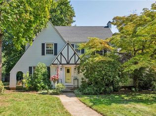 46 Ridgewood Rd, West Hartford, CT 06107