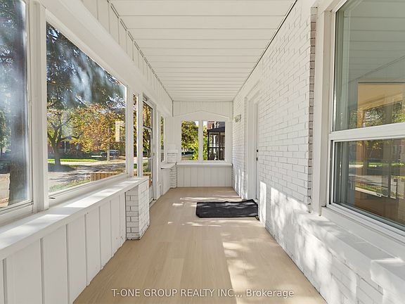 4th image of 64 Chapel St