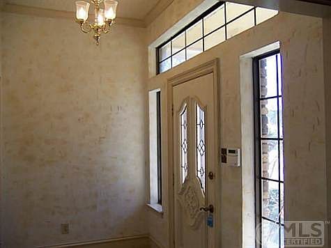 2nd image of 3303 Thornbird Ln