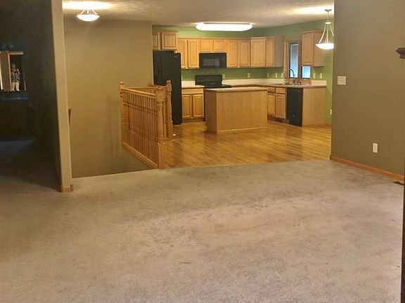 4th image of 816 12th Ave