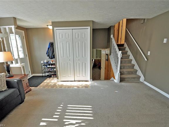 4th image of 6561 Rosebelle Ave