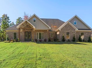 265 Middleton Place Dr, Benton, AR 72019
