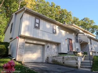 416 Forest Dr, Brighton, MI 48116