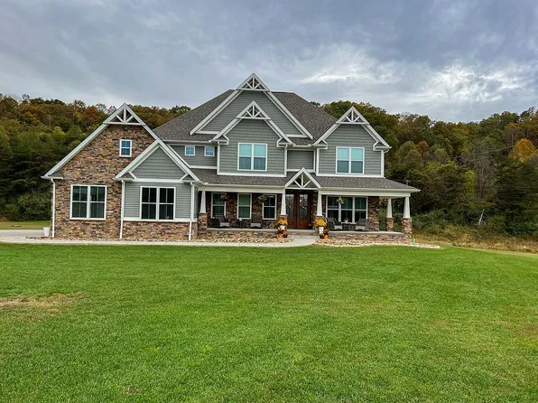 318 Emma Ln, Mineral Wells, WV 26150