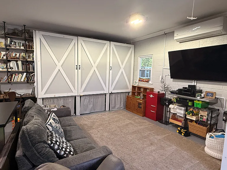 466 Manor Rd — Photo 44