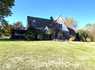 1367 N Market St, East Palestine, OH 44413