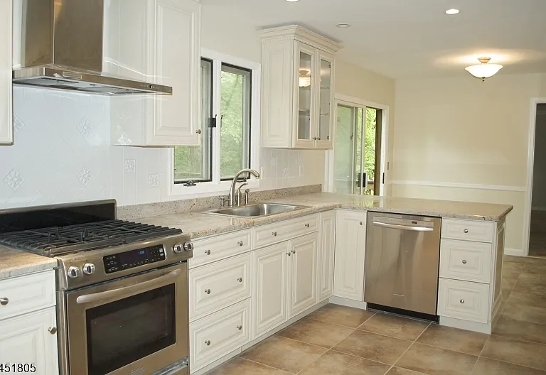 114 Mountain Ave — Photo 1