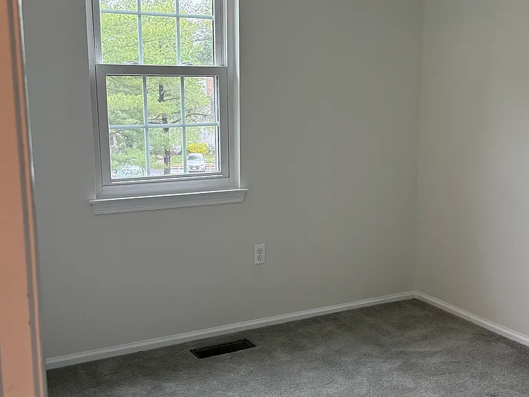 Dulany Ct — Photo 10