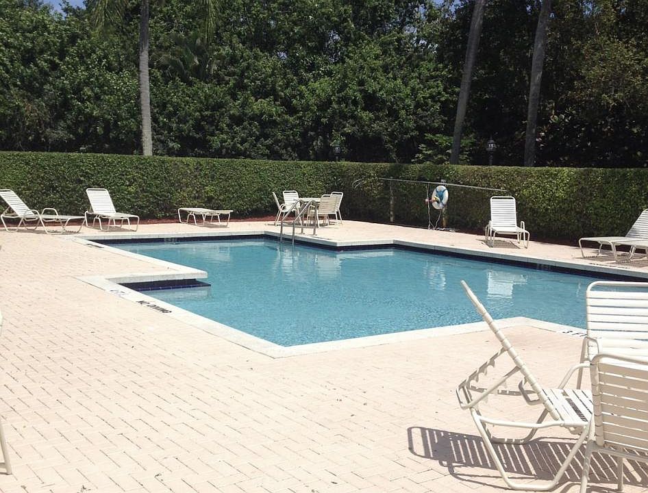 2nd image of 5670 Coach House Cir APT B