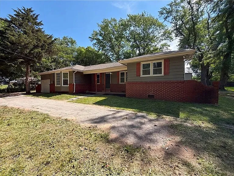 1825 NE Bren Mar Rd — Photo 12